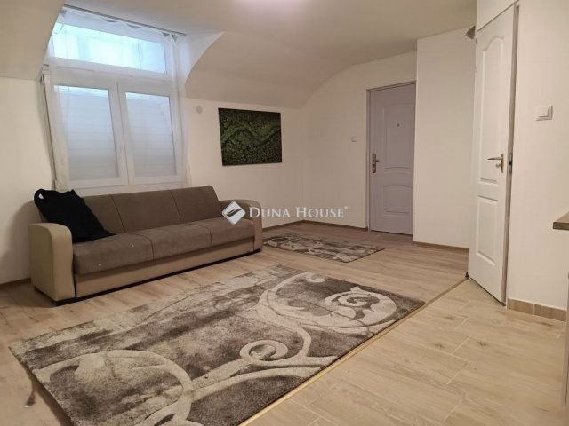 Eladó téglalakás, Budapesten, VIII. kerületben 41.8 M Ft