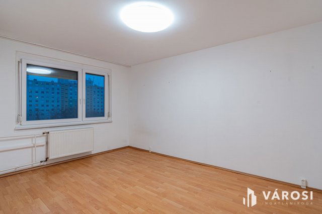 Eladó panellakás, Szegeden 37.9 M Ft, 2 szobás