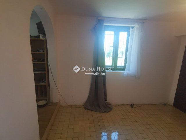 Eladó családi ház, Nyugotszenterzsébeten 5.6 M Ft, 2 szobás