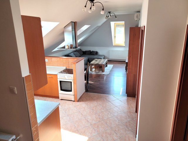 Eladó téglalakás, Budapesten, XV. kerületben 68 M Ft, 3 szobás