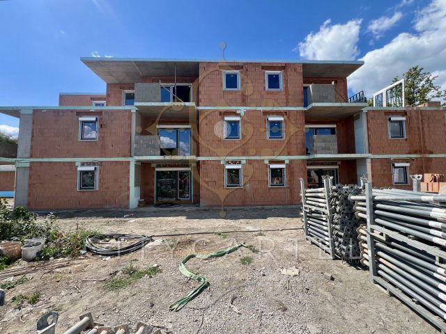 Eladó téglalakás, Zamárdiban 94.99 M Ft, 2 szobás