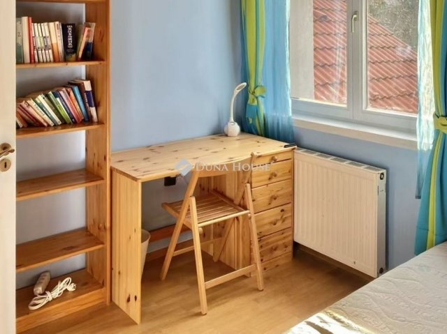 Eladó családi ház, Budapesten, III. kerületben 360 M Ft