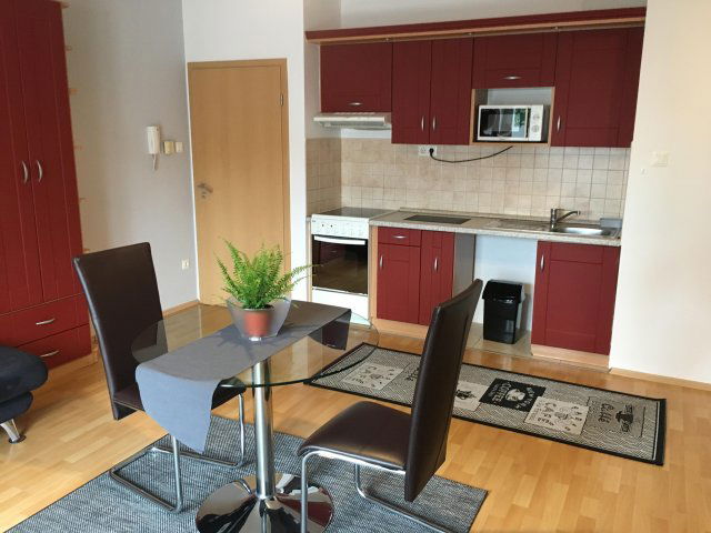 Kiadó téglalakás, albérlet, Pécsett 175 E Ft / hó, 1 szobás