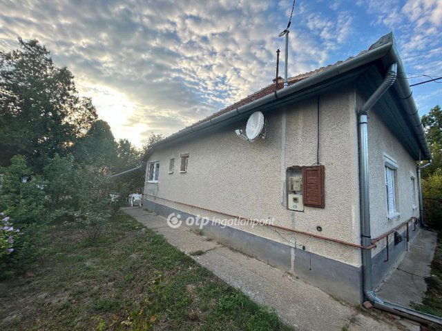 Eladó családi ház, Zsákán 13.4 M Ft, 2+1 szobás