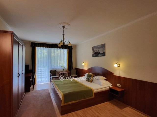 Eladó hotel, Siófokon 689 M Ft / költözzbe.hu