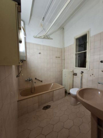 Eladó téglalakás, Budapesten, VII. kerületben, Károly körúton