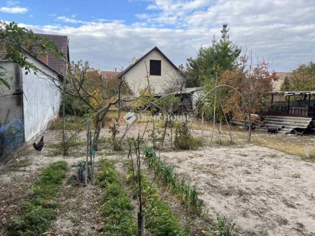 Eladó családi ház, Kisteleken 31 M Ft, 2 szobás