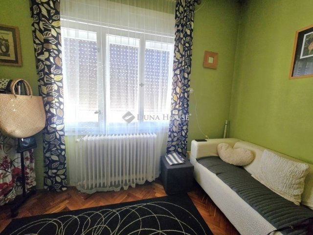 Eladó családi ház, Pécsett 44.9 M Ft, 3 szobás