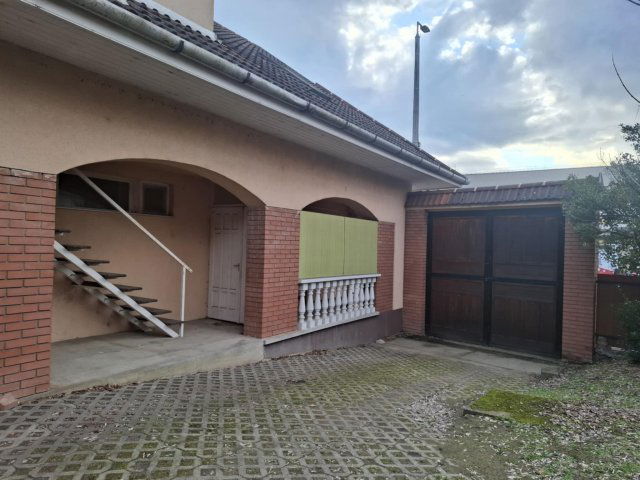 Kiadó ikerház, albérlet, Tégláson 150 E Ft / hó, 3 szobás