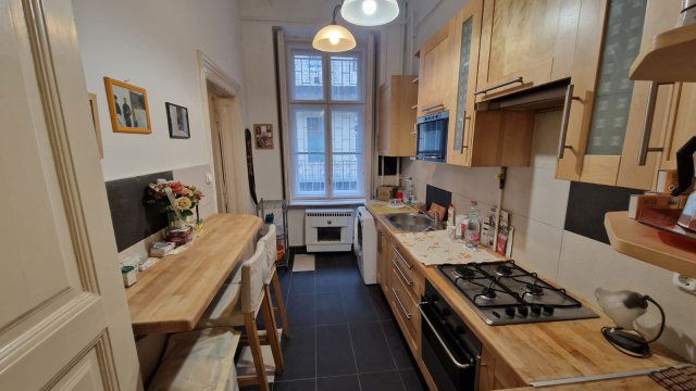 Eladó téglalakás, Budapesten, VI. kerületben 83.5 M Ft, 2 szobás