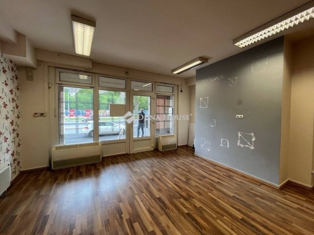 Eladó üzlethelyiség, Budapesten, III. kerületben 73.5 M Ft