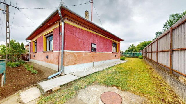 Eladó családi ház, Kálmánházán 25.2 M Ft, 3 szobás