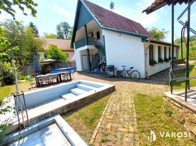 Eladó nyaraló, Dobozon 32.5 M Ft, 6 szobás / költözzbe.hu