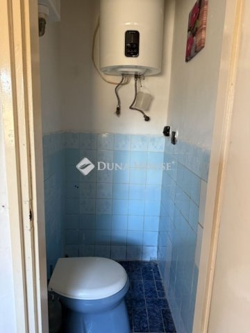 Eladó családi ház, Pécsett 79.9 M Ft, 1+2 szobás