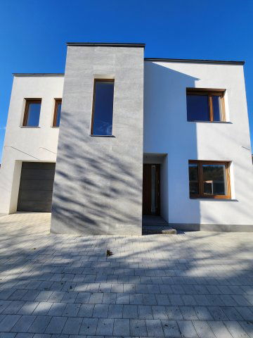 Eladó családi ház, Debrecenben 229 M Ft, 5 szobás