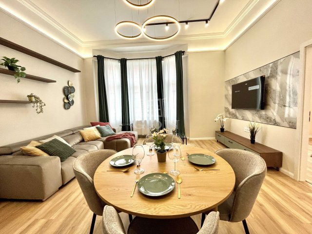 Eladó téglalakás, Budapesten, VI. kerületben, Király utcában