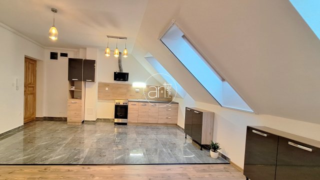 Kiadó téglalakás, albérlet, Szegeden 175 E Ft / hó, 2 szobás