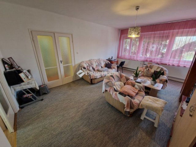 Eladó téglalakás, Felsőszentivánon 23.9 M Ft, 3 szobás