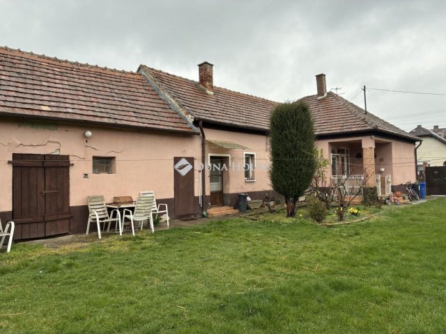 Eladó családi ház, Szárföldön 45 M Ft, 3 szobás