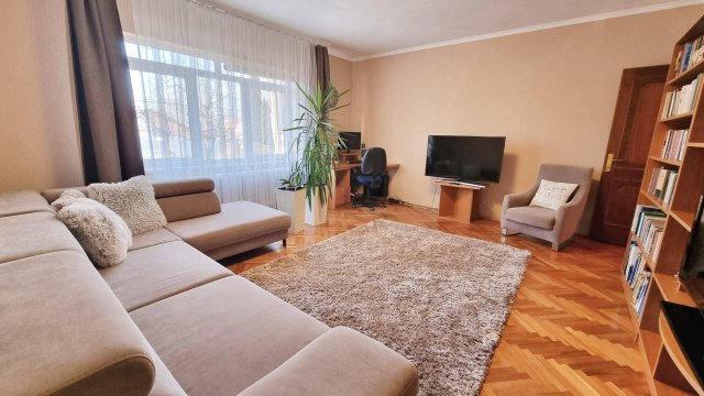 Eladó családi ház, Nyíregyházán 79 M Ft, 5 szobás