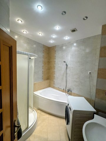 Eladó téglalakás, Kecskeméten 255 M Ft, 7 szobás