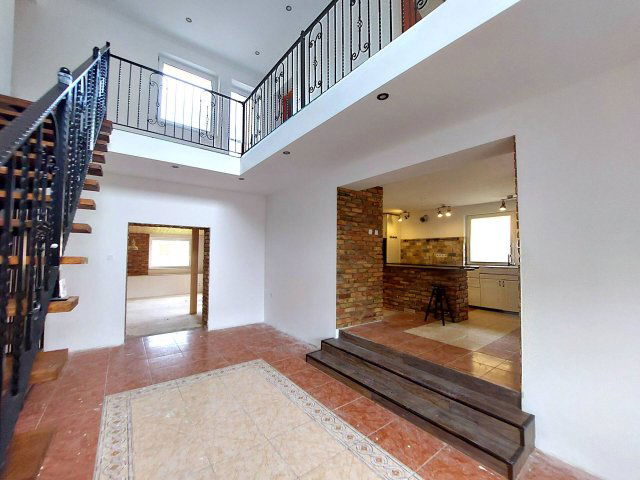 Eladó családi ház, Sárisápon 95 M Ft, 4 szobás