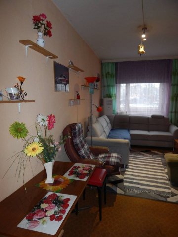 Eladó panellakás, Tatabányán 43.5 M Ft, 3 szobás