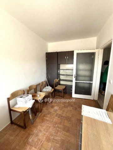 Eladó panellakás, Salgótarjánban 21.5 M Ft, 1+2 szobás