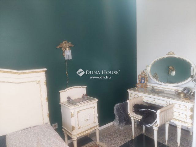 Eladó családi ház, Tahitótfalun 600 M Ft, 7 szobás