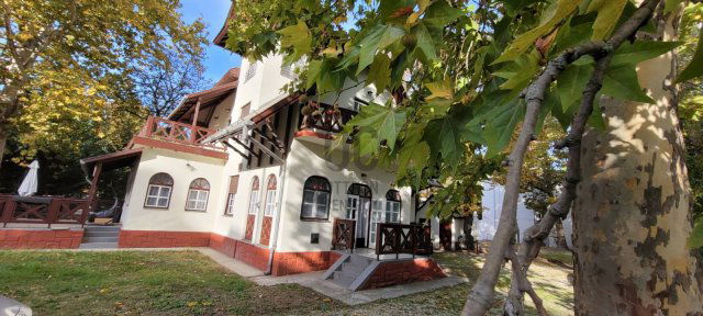 Eladó családi ház, Balatonlelleén 268 M Ft, 14 szobás