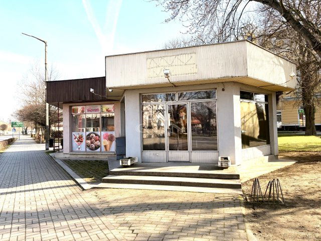 Eladó üzlethelyiség, Újfehértón 29.5 M Ft