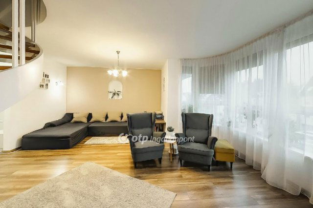 Eladó téglalakás, Egerben 84.9 M Ft, 4+1 szobás