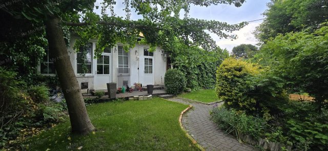 Eladó családi ház, Budapesten, III. kerületben 169.9 M Ft