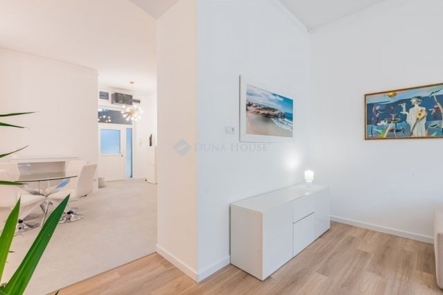 Eladó téglalakás, Budapesten, VI. kerületben 145 M Ft, 3 szobás