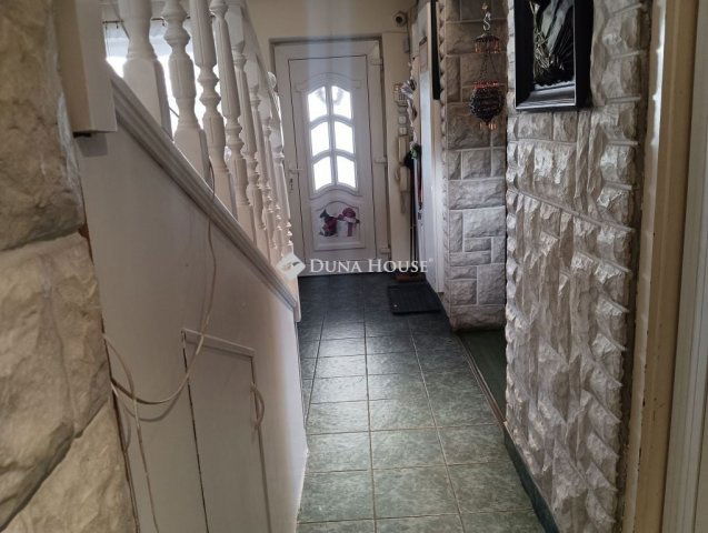 Eladó családi ház, Dunaharasztin 109.9 M Ft, 4 szobás