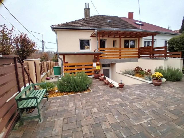 Eladó téglalakás, Keszthelyen 86.9 M Ft, 2 szobás