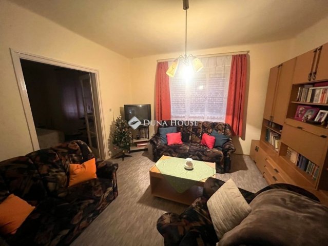 Eladó családi ház, Csongrádon 45.9 M Ft, 3 szobás