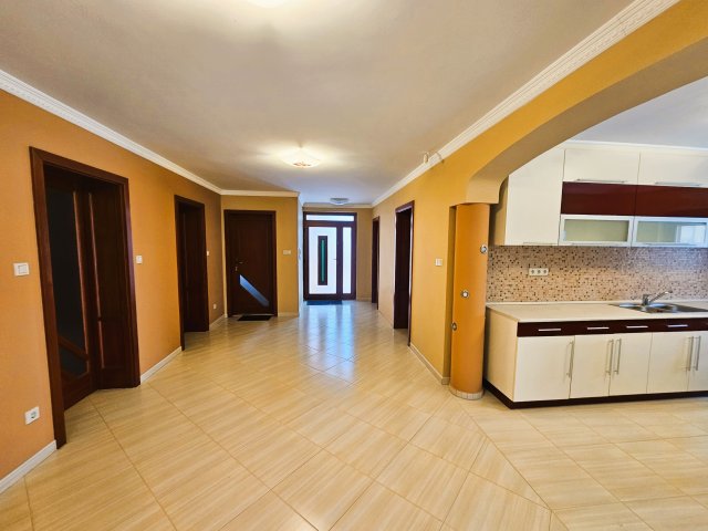 Eladó családi ház, Kiskunhalason 79.9 M Ft, 3 szobás