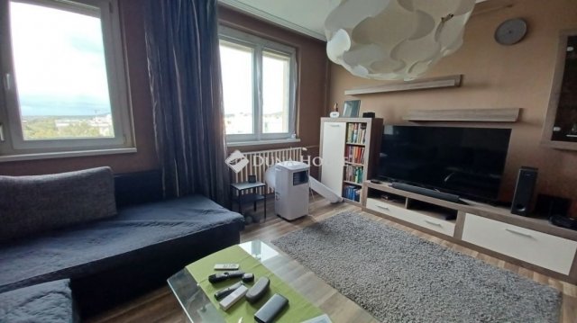 Eladó panellakás, Balatonfüreden 49.9 M Ft, 2 szobás