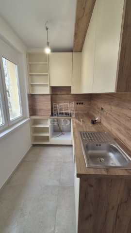 Eladó panellakás, Százhalombattán 62.8 M Ft, 2 szobás