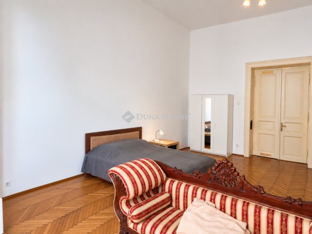 Eladó téglalakás, Budapesten, IX. kerületben 74.9 M Ft, 1 szobás