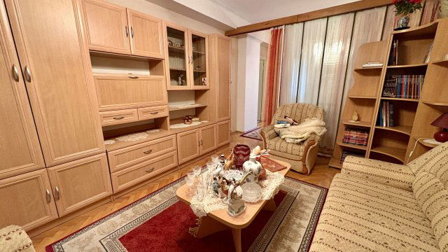 Kiadó panellakás, albérlet, Debrecenben 200 E Ft / hó, 3 szobás