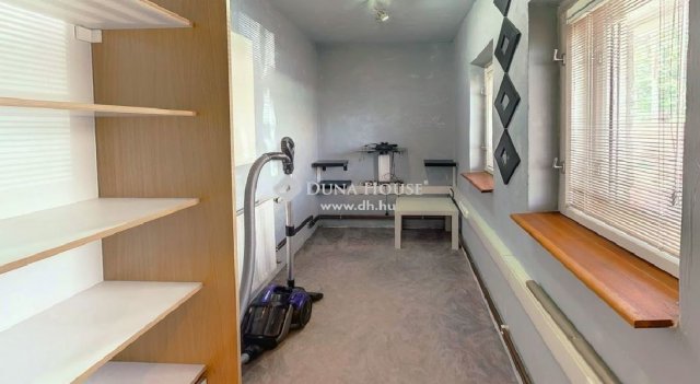 Eladó családi ház, Mendén 153 M Ft, 4 szobás