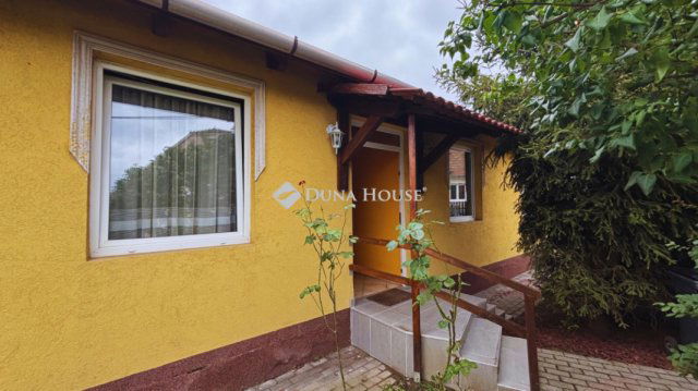 Eladó családi ház, Ongán 46.8 M Ft, 5 szobás