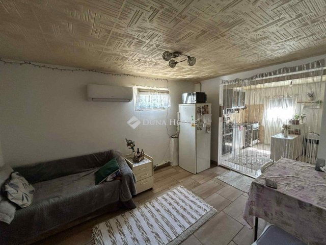 Eladó családi ház, Inárcson 79.9 M Ft, 7 szobás