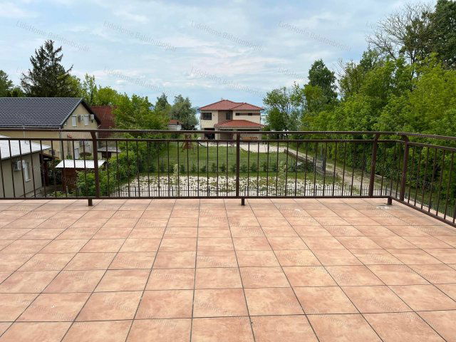 Eladó nyaraló, Balatonlelleén 79.9 M Ft, 3 szobás