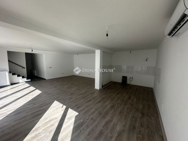 Eladó téglalakás, Pellérden 149.9 M Ft, 5 szobás