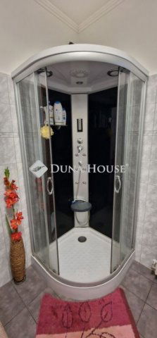 Eladó családi ház, Budapesten, XVII. kerületben 108.9 M Ft