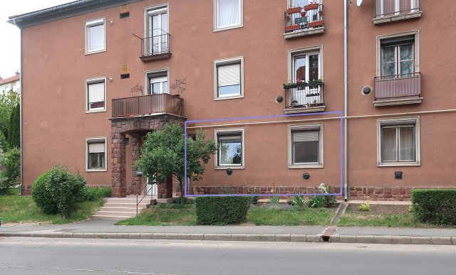 Eladó téglalakás, Komlón, Berek utcában 21.9 M Ft, 1 szobás