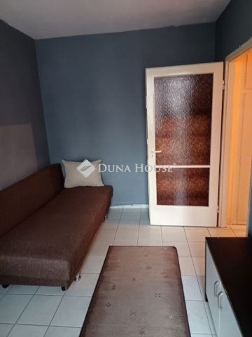 Eladó panellakás, Szegeden 48 M Ft, 2 szobás